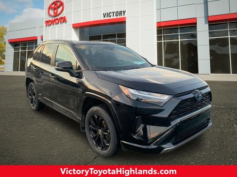 Used 2023 Toyota RAV4 SE w/ Convenience Package image 1