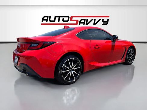 Used 2025 Toyota GR86 w/ ALL Weather Mat Package (TMS) RWD image 7