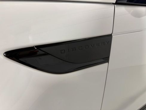 Used 2020 Land Rover Discovery Landmark AWD/4WD image 36