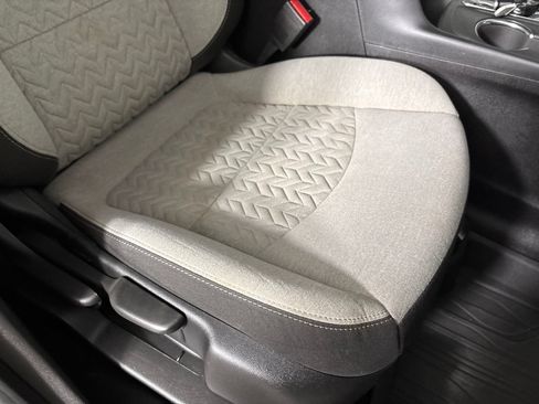 Used 2022 Chevrolet Equinox LS FWD image 24