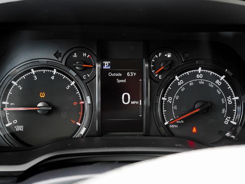 Certified 2024 Toyota 4Runner SR5 Premium w/ SR5 Premium Package AWD/4WD image 40