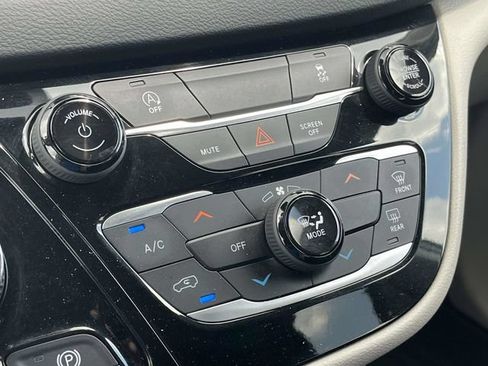 Used 2023 Chrysler Voyager LX FWD image 30