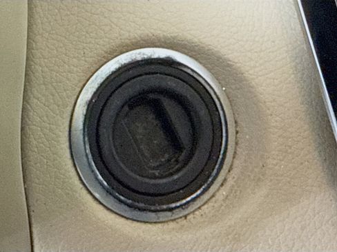 Used 2018 Mercedes-Benz C 300 Sedan w/ Parking Assist Package image 21