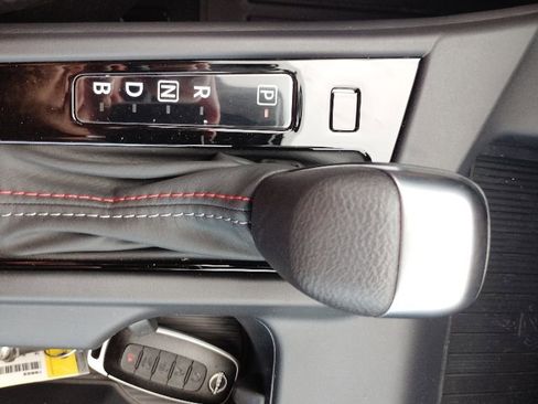 New 2026 Nissan Sentra SR w/ Floor Mat Package FWD image 22