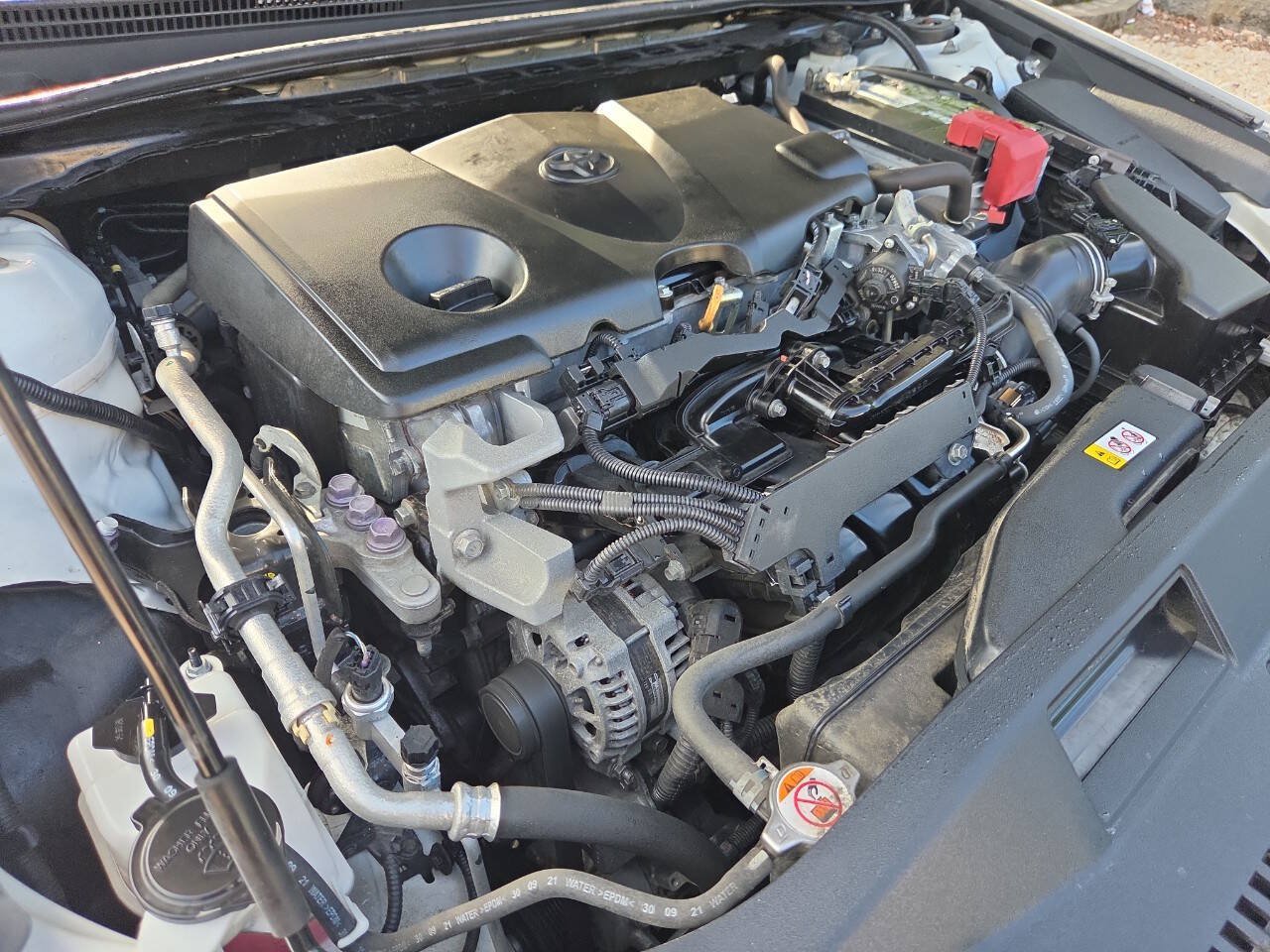 Used 2022 Toyota Camry SE FWD image 12