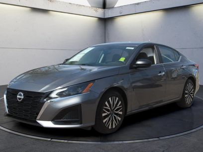 Used 2024 Nissan Altima 2.5 SV
