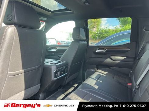 Used 2022 Chevrolet Silverado 1500 High Country w/ High Country Premium Package image 5