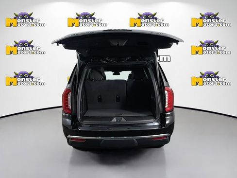 Used 2024 GMC Yukon SLT w/ SLT Luxury Package image 28
