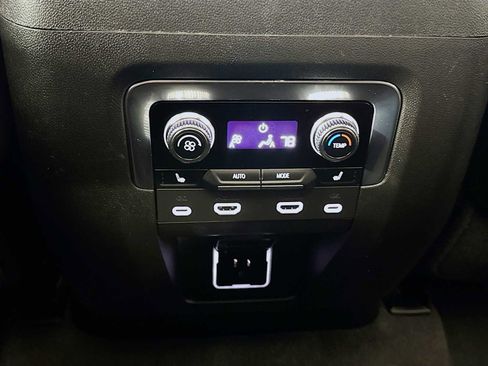 Used 2023 GMC Yukon Denali Ultimate image 25