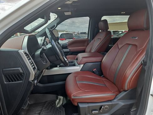 Used 2020 Ford F250 Platinum w/ FX4 Off-Road Package AWD/4WD image 19