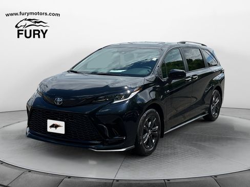 Used 2025 Toyota Sienna LE AWD/4WD image 7