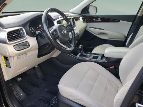Used 2018 Kia Sorento LX image 20