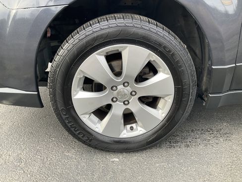 Used 2010 Subaru Outback 2.5i Limited image 11