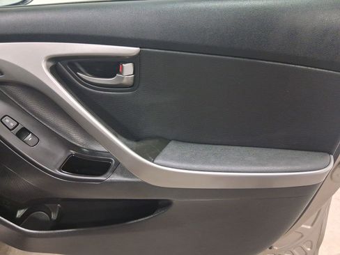 Used 2013 Hyundai Elantra Limited image 19