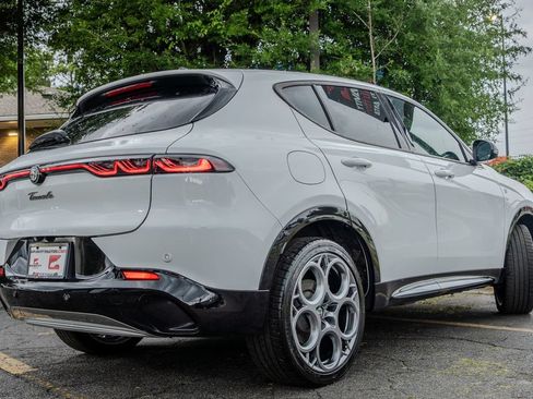 Used 2024 Alfa Romeo Tonale Ti w/ Premium Interior Package AWD/4WD image 28