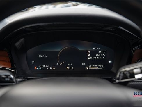 Used 2022 Lincoln Corsair Reserve w/ Equipment Group 201A image 24