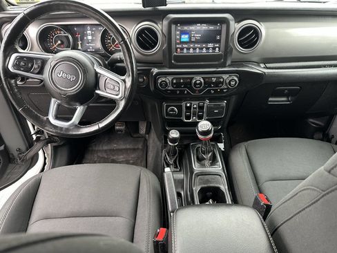 Used 2021 Jeep Gladiator Overland w/ LED Lighting Group AWD/4WD image 11