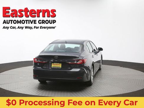 Used 2025 Toyota Camry LE FWD image 38