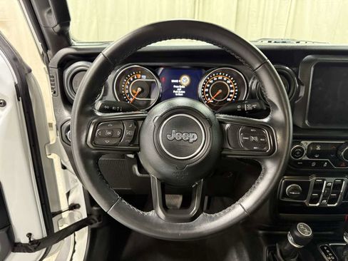 Used 2022 Jeep Gladiator Sport image 11