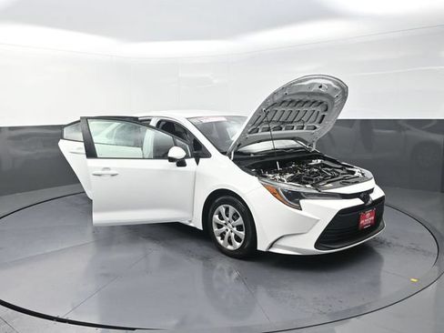 Used 2024 Toyota Corolla LE FWD image 38