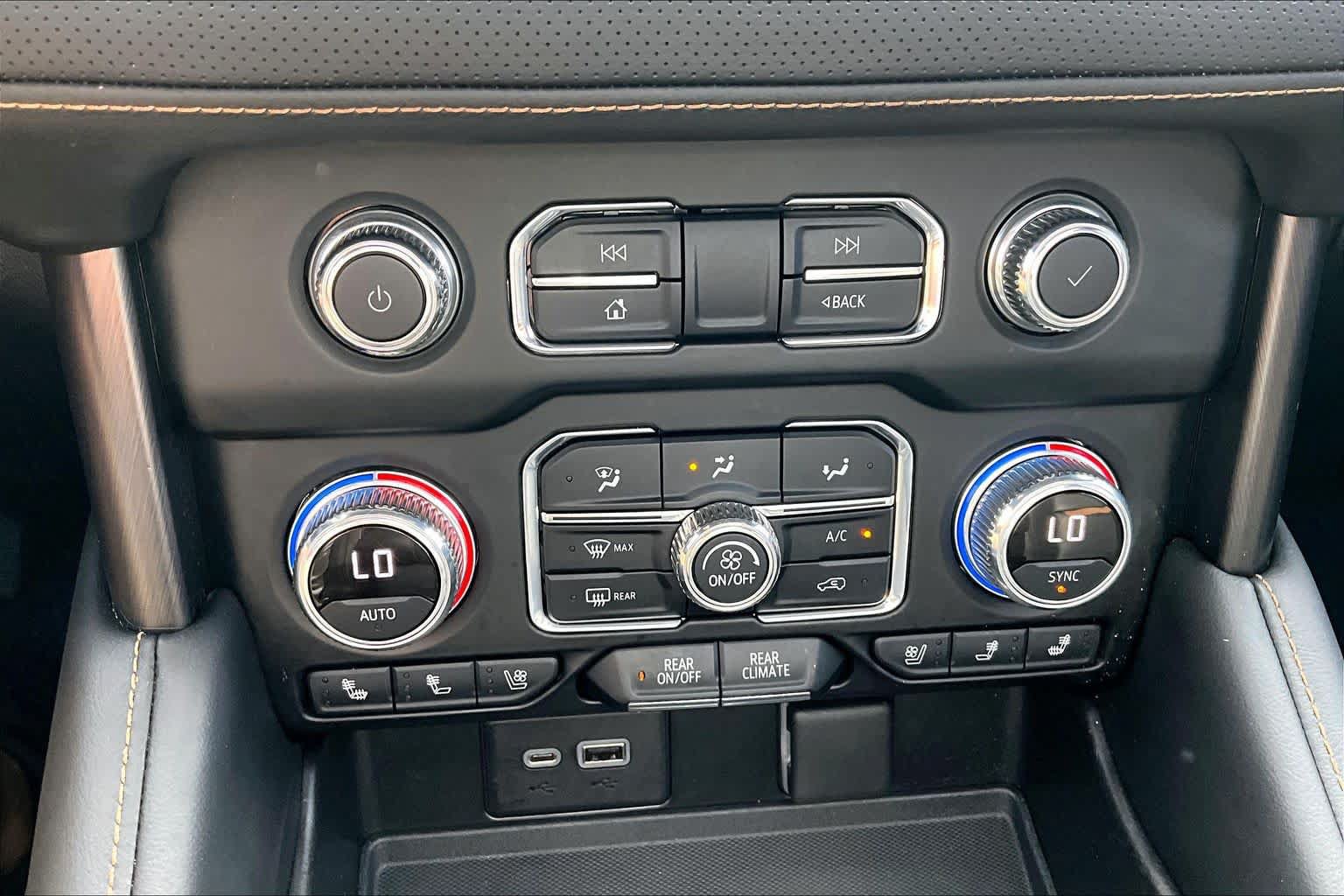 Used 2021 GMC Yukon AT4 w/ AT4 Premium Plus Package AWD/4WD image 35