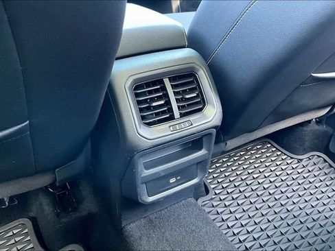 Certified 2023 Volkswagen Taos SE w/ Panoramic Sunroof Package FWD image 12