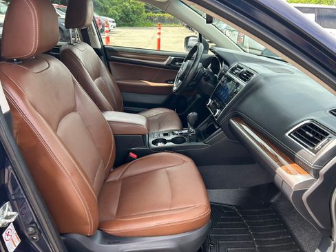 Used 2018 Subaru Outback 3.6R Touring AWD/4WD image 19