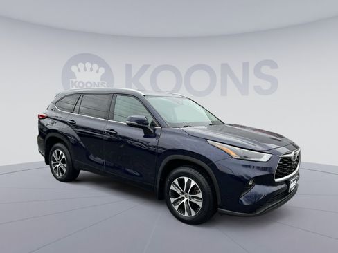 Used 2022 Toyota Highlander XLE image 10