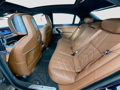 Used 2023 BMW 760i xDrive w/ Executive Package AWD/4WD image 28