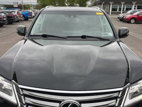 Used 2018 Lexus LX 570 4WD w/ Luxury Package image 3