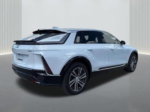 New 2026 Cadillac Lyriq Luxury RWD image 5