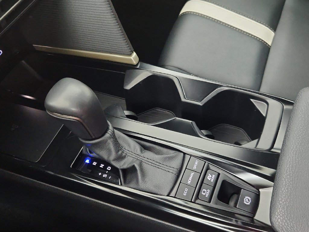 Used 2026 Toyota Camry SE FWD image 31
