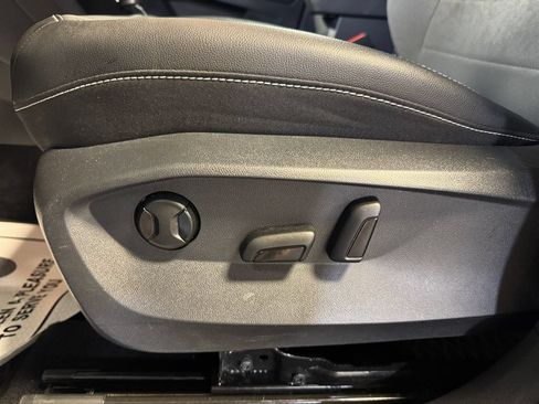 Used 2022 Volkswagen Taos SE AWD/4WD image 13