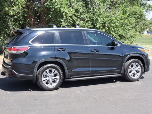 Used 2015 Toyota Highlander XLE FWD image 4