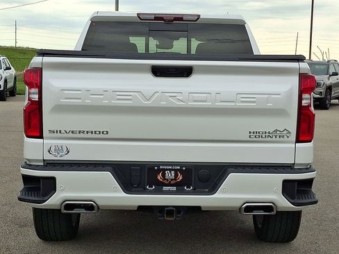 Used 2022 Chevrolet Silverado 1500 High Country w/ High Country Premium Package AWD/4WD image 23