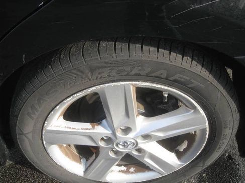 Used 2014 Toyota Camry SE FWD image 25