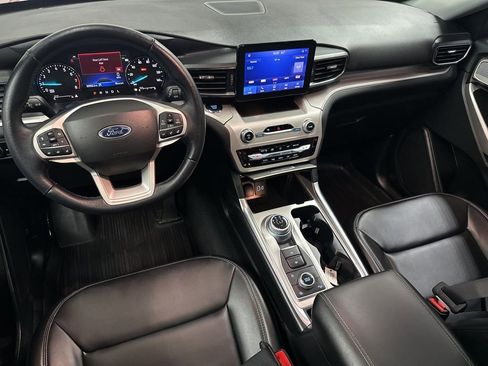 Used 2023 Ford Explorer XLT w/ Equipment Group 202A image 13