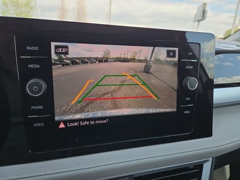 New 2026 Volkswagen Taos SE FWD image 29