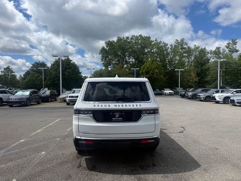 Used 2023 Jeep Grand Wagoneer 4WD image 4
