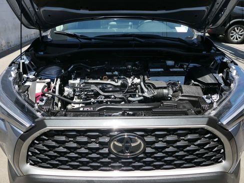 Used 2023 Toyota Corolla Cross XLE w/ Convenience Package AWD/4WD image 29