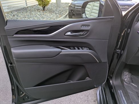 Used 2024 Cadillac Escalade Sport image 12