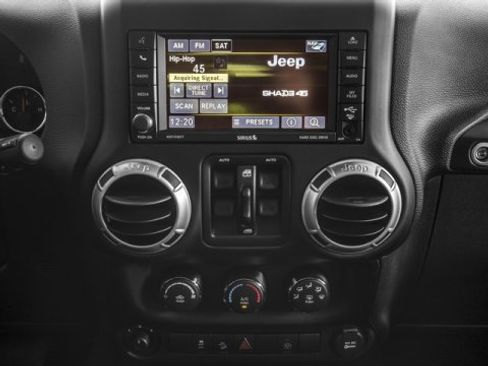Used 2017 Jeep Wrangler Unlimited Rubicon w/ Connectivity Group image 13