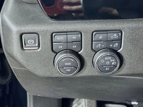 Used 2024 Chevrolet Silverado 1500 High Country AWD/4WD image 22