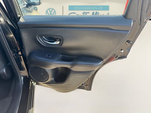 Used 2023 Honda HR-V LX image 29