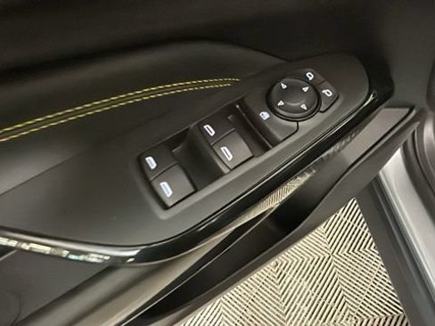 Used 2025 Chevrolet Trax LT FWD image 10