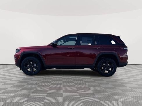 New 2025 Jeep Grand Cherokee Altitude AWD/4WD image 2