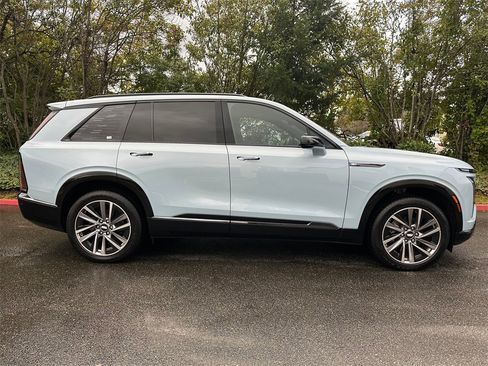 New 2026 Cadillac Vistiq Sport image 6