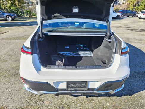 Used 2024 BMW i7 xDrive60 image 13