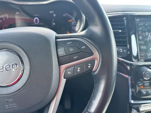 Used 2022 Jeep Grand Cherokee Limited w/ Tech Group RWD image 18