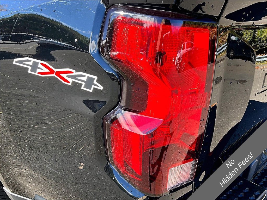 Used 2023 Chevrolet Colorado LT w/ LT Convenience Package AWD/4WD image 26